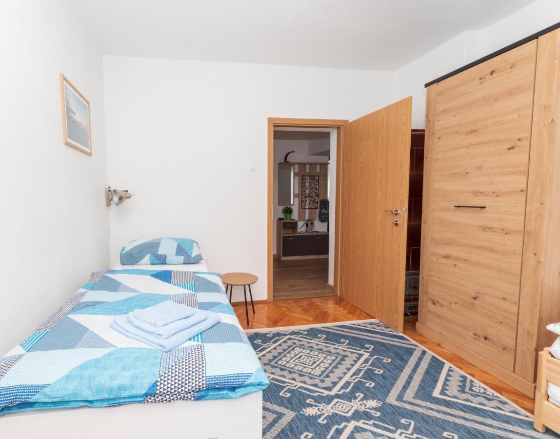 Lynx And Fox Self Check-In Free Parking Apartment デルニツェ エクステリア 写真